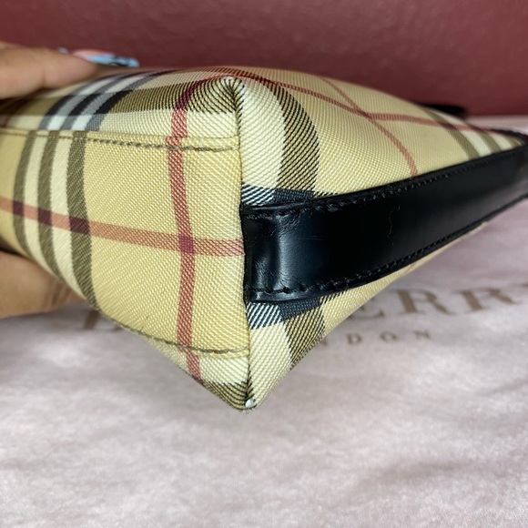 ‼️SOLD ‼️Authentic Burberry Small Nova Check Bag - Picture 9 of 15